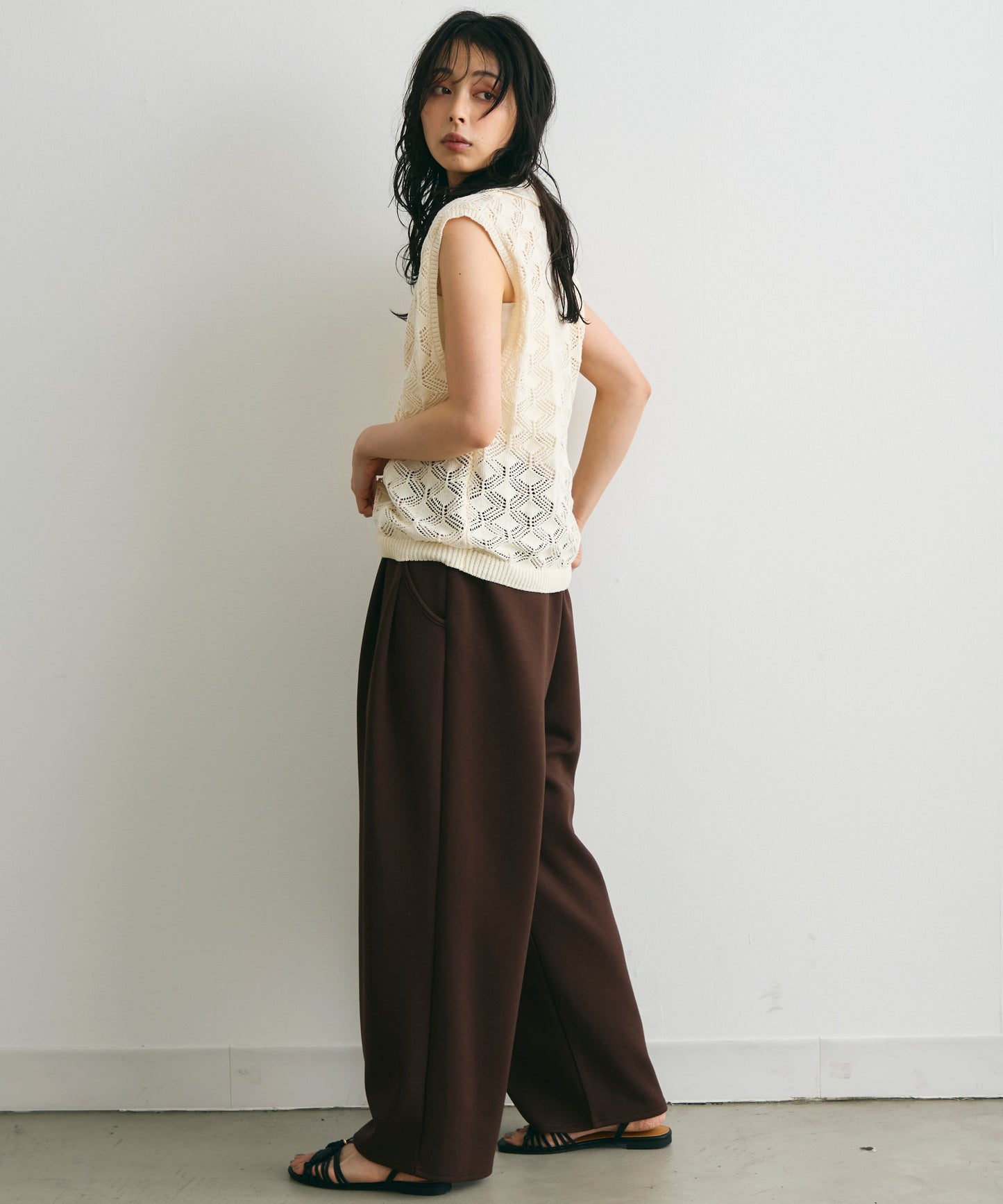 ジャガードポロ衿ノースリニット