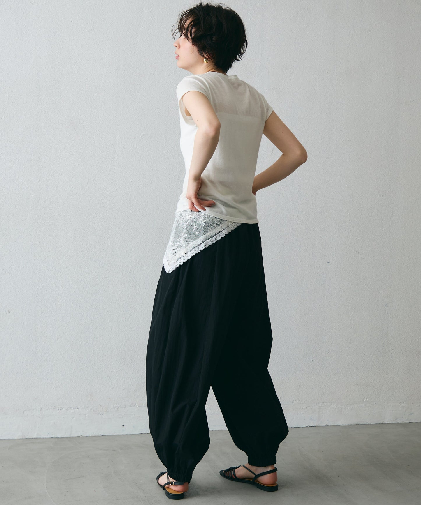 キーネックキャプスリーブニット