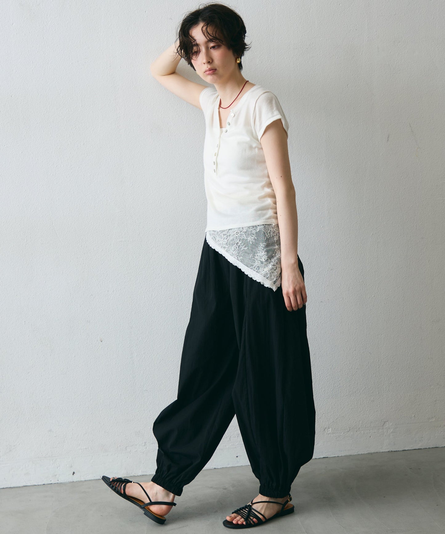 キーネックキャプスリーブニット