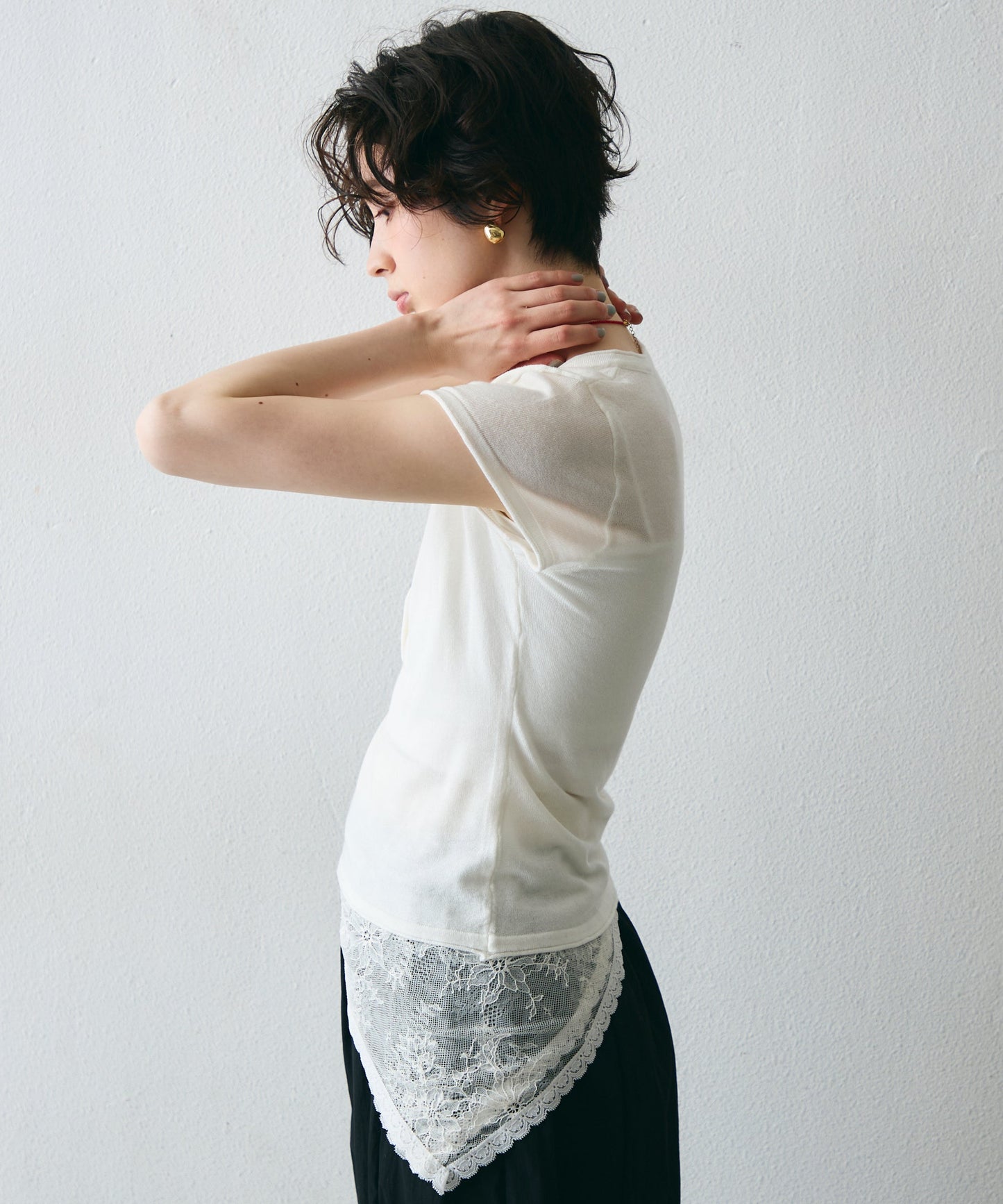 キーネックキャプスリーブニット