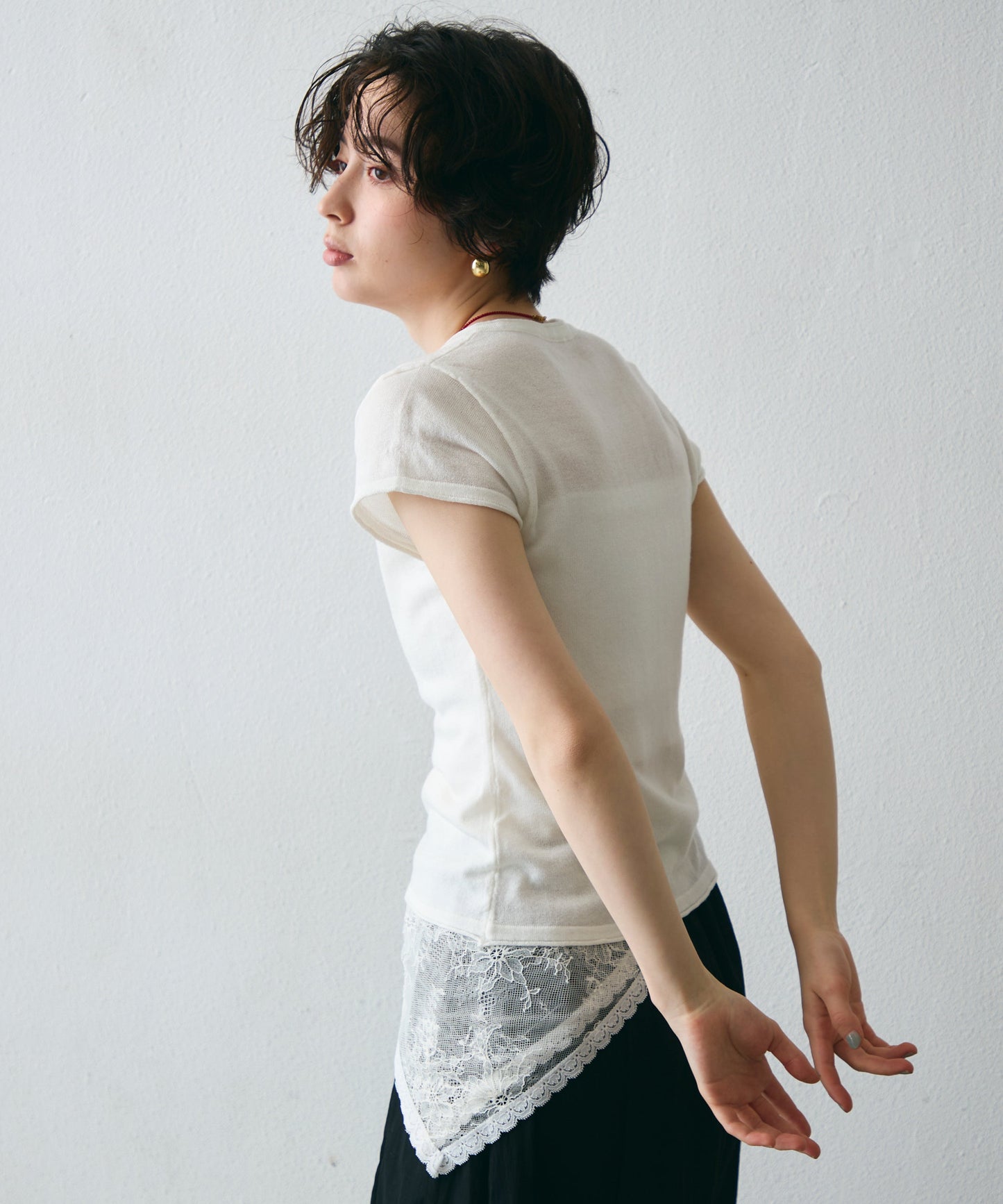 キーネックキャプスリーブニット