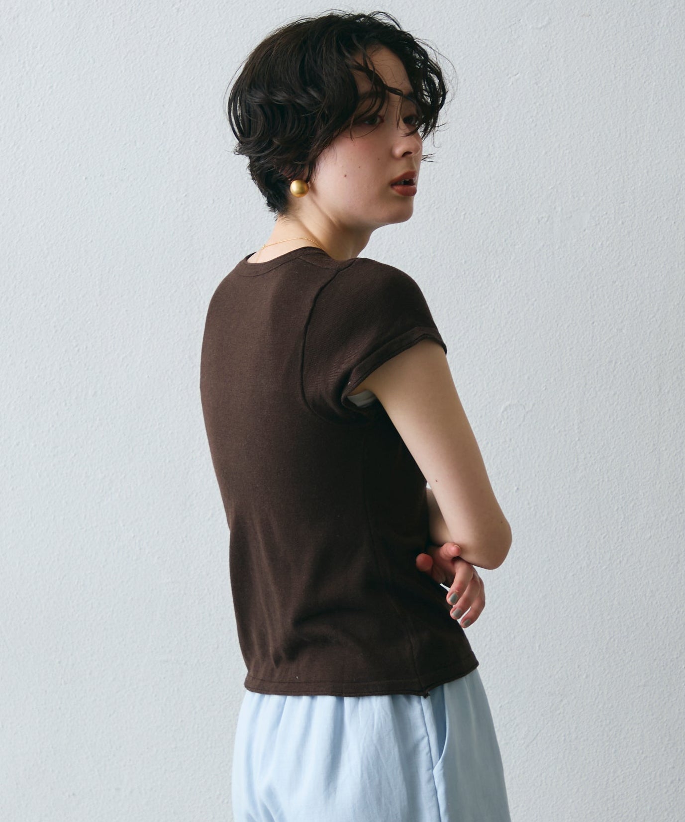 キーネックキャプスリーブニット