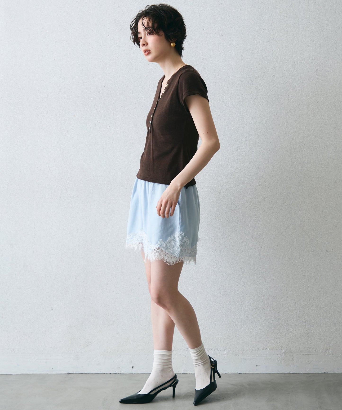 キーネックキャプスリーブニット