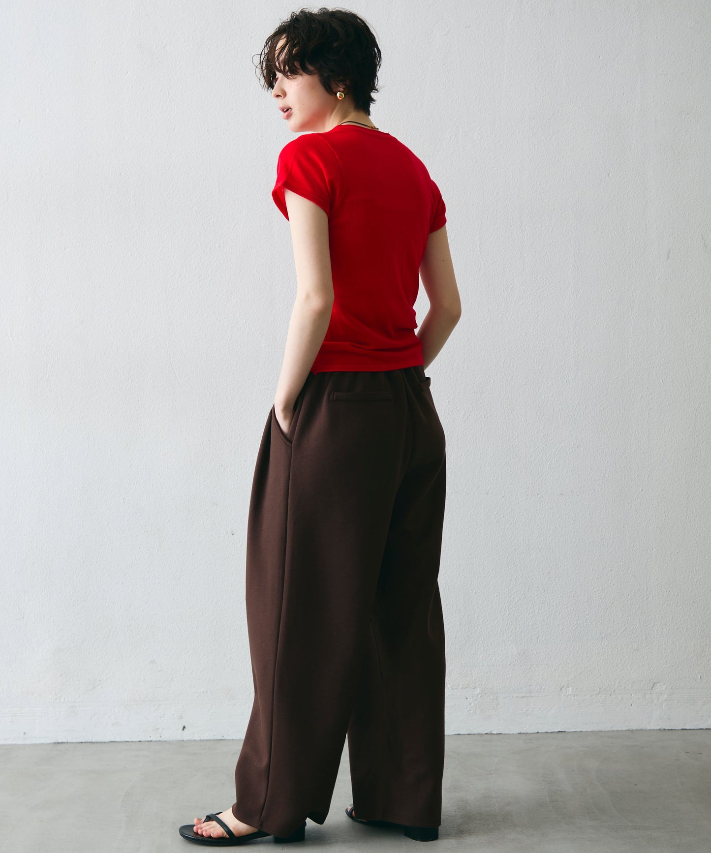 キーネックキャプスリーブニット