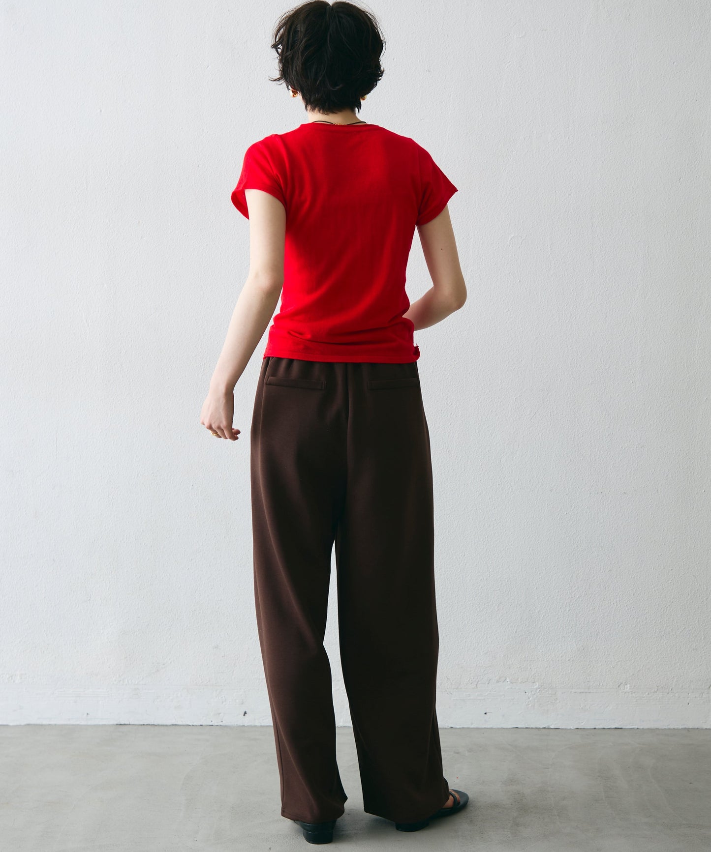 キーネックキャプスリーブニット