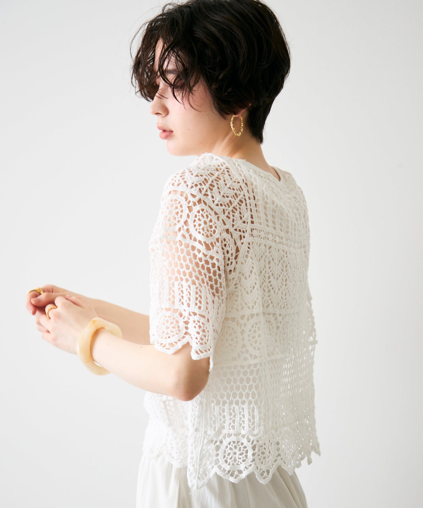 クロシェ編みフォークロアプルオーバー