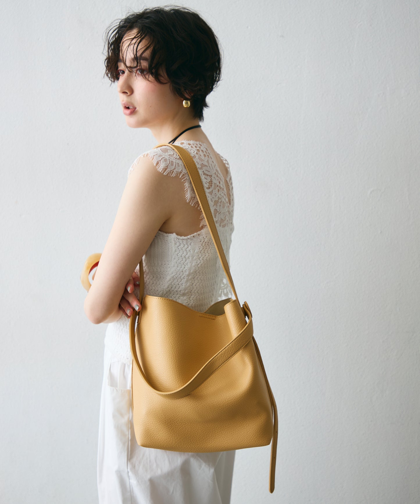 2WAYショルダーバケットバッグ(ポーチ付き）