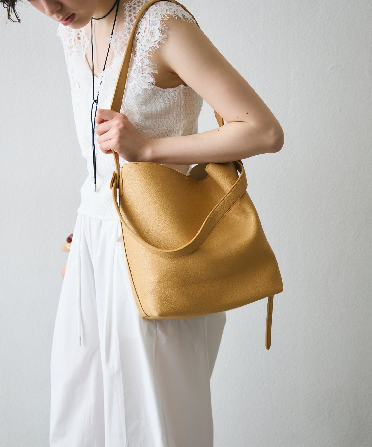 2WAYショルダーバケットバッグ(ポーチ付き）