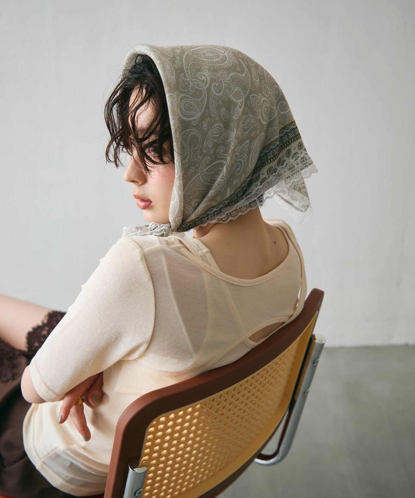 レーストリムバンダナ柄スカーフ