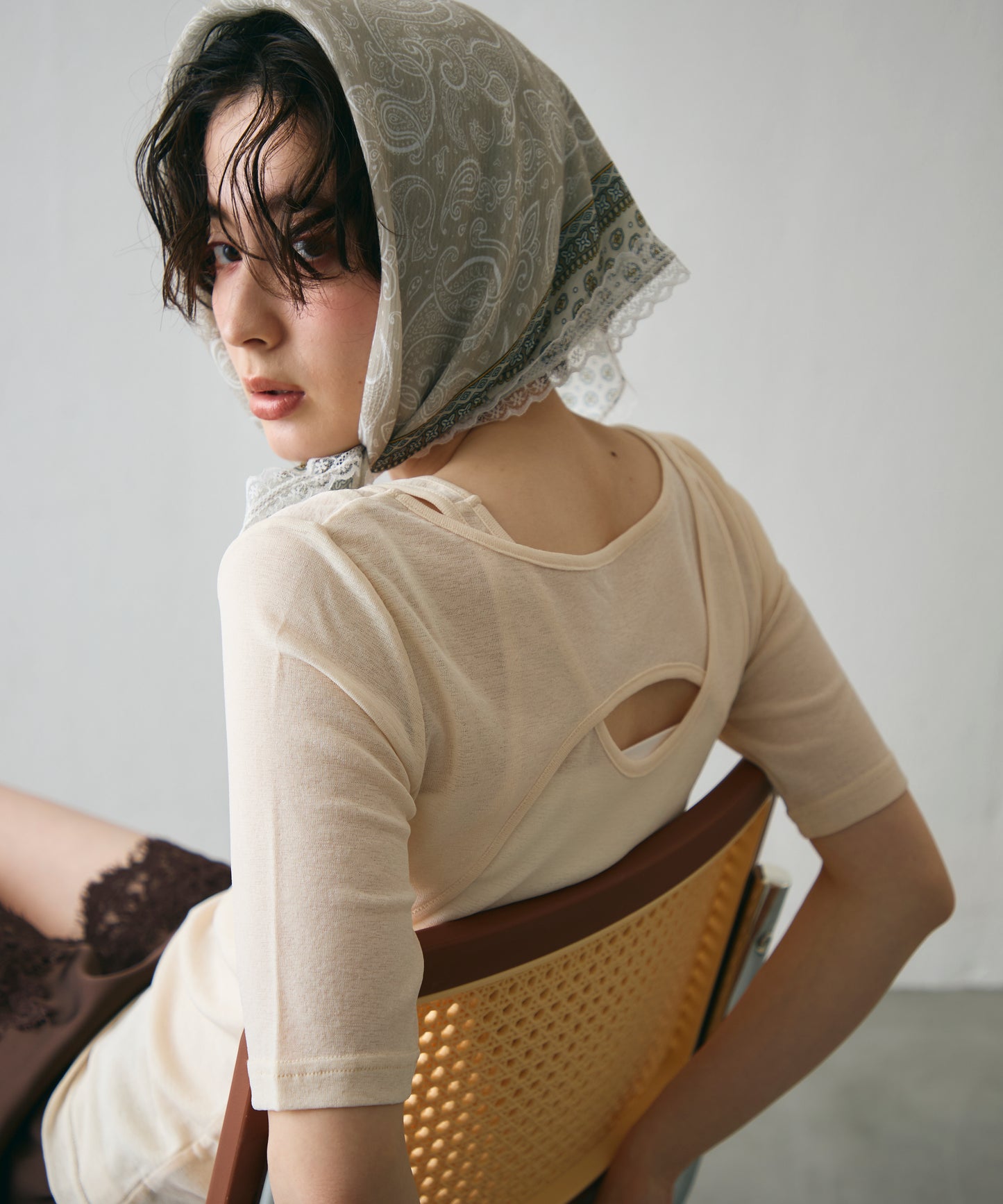 レーストリムバンダナ柄スカーフ