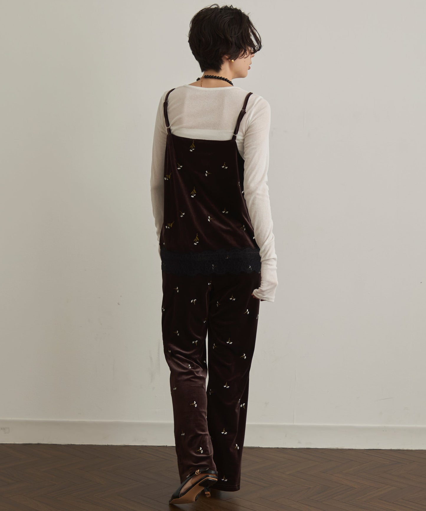 ベロア花刺繍レースヘムキャミソール