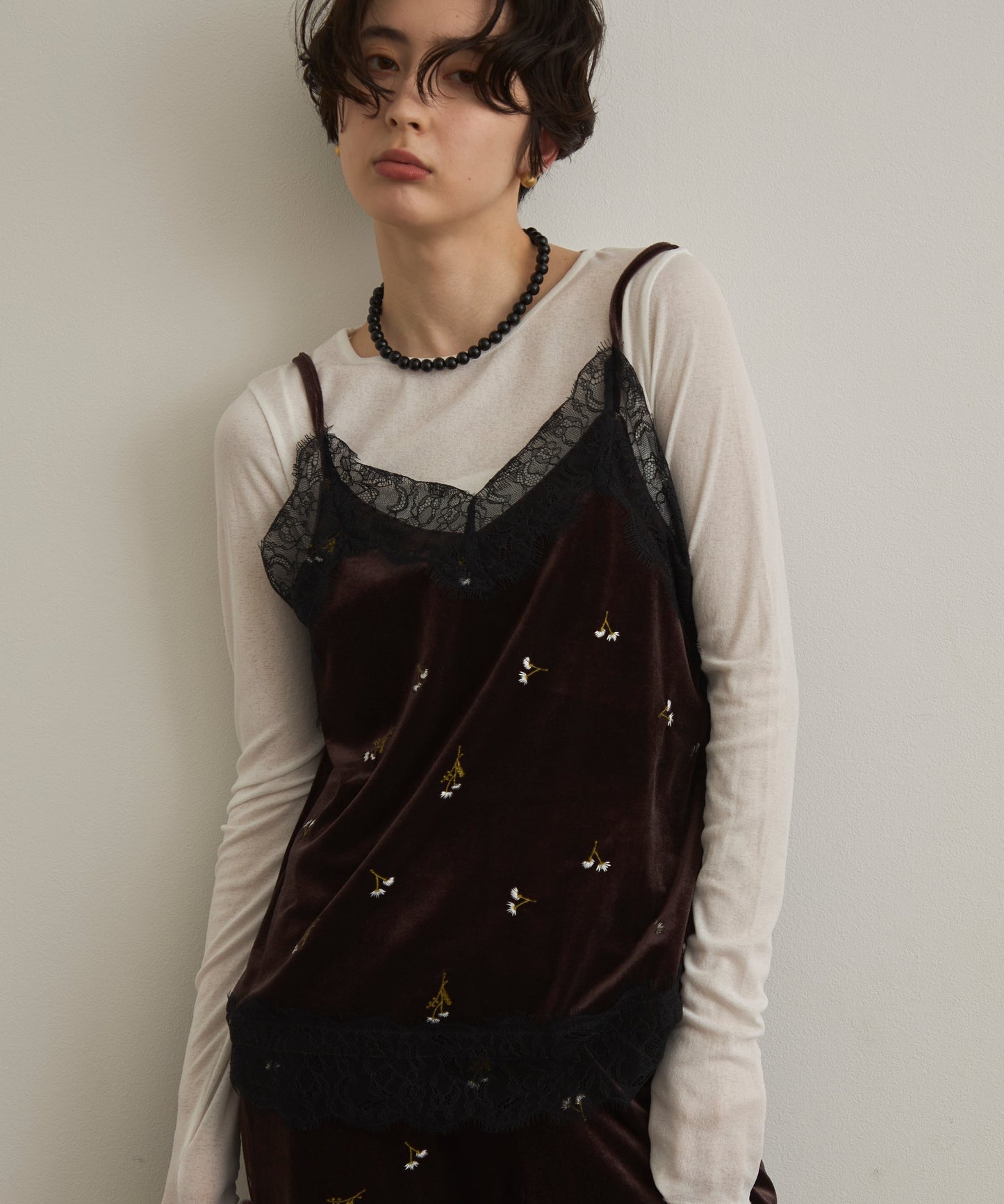 ベロア花刺繍レースヘムキャミソール