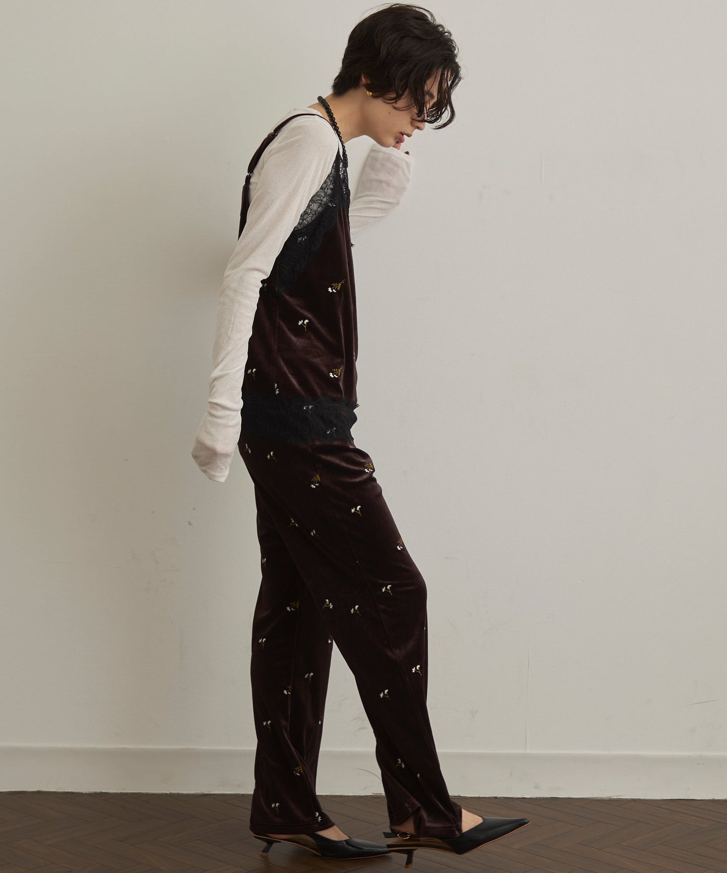 ベロア花刺繍レースヘムキャミソール