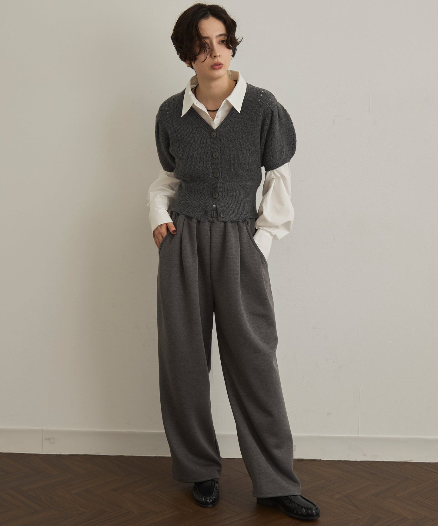 透かし編みVネック半袖カーディガン