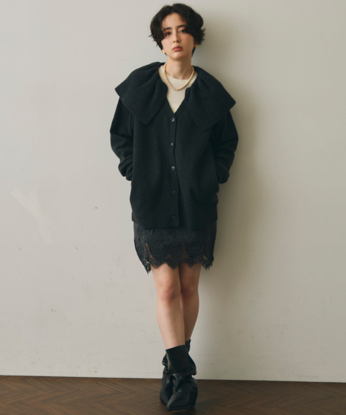 ビッグカラーVネックニットカーデ
