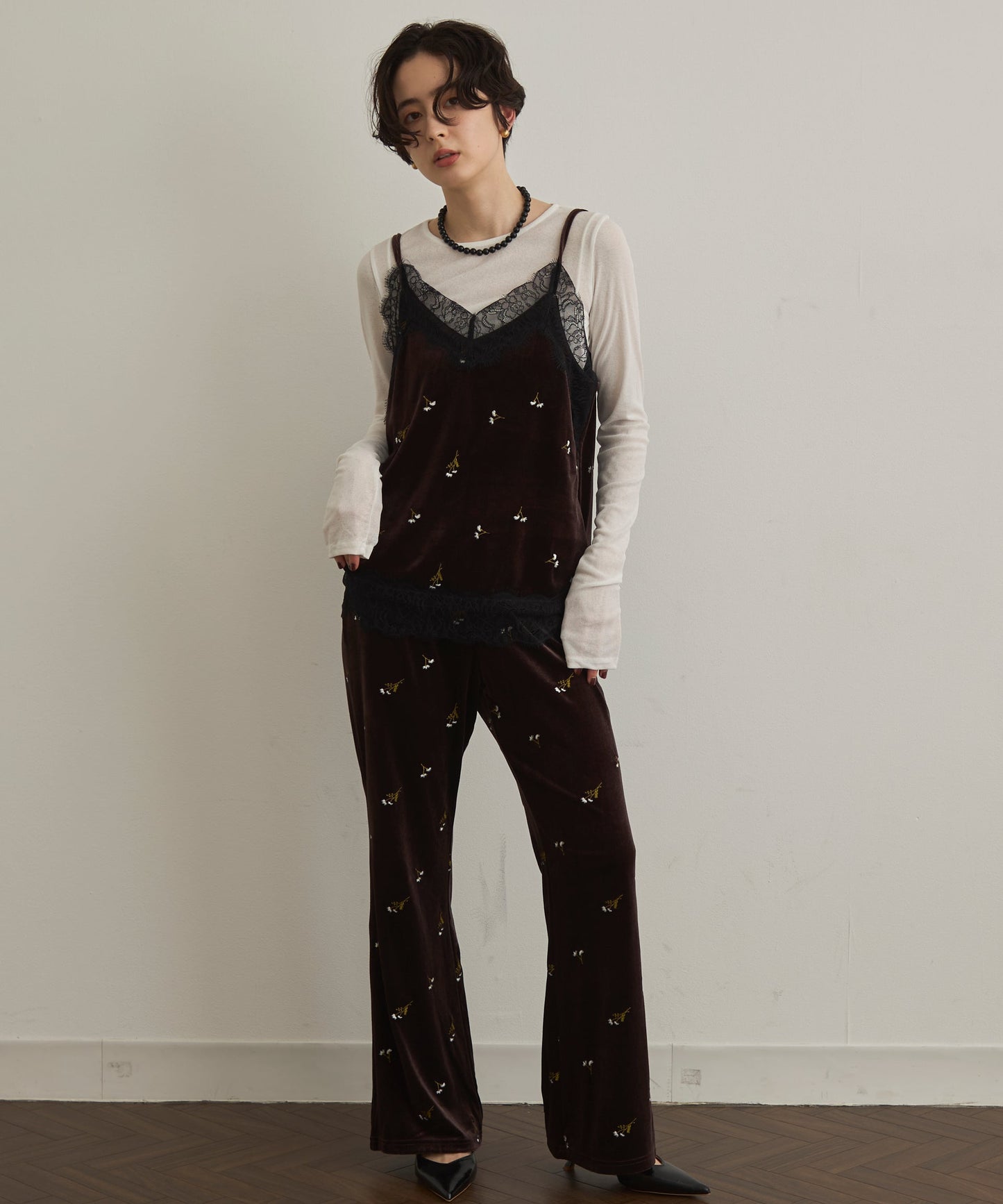 ベロア花刺繍パンツ
