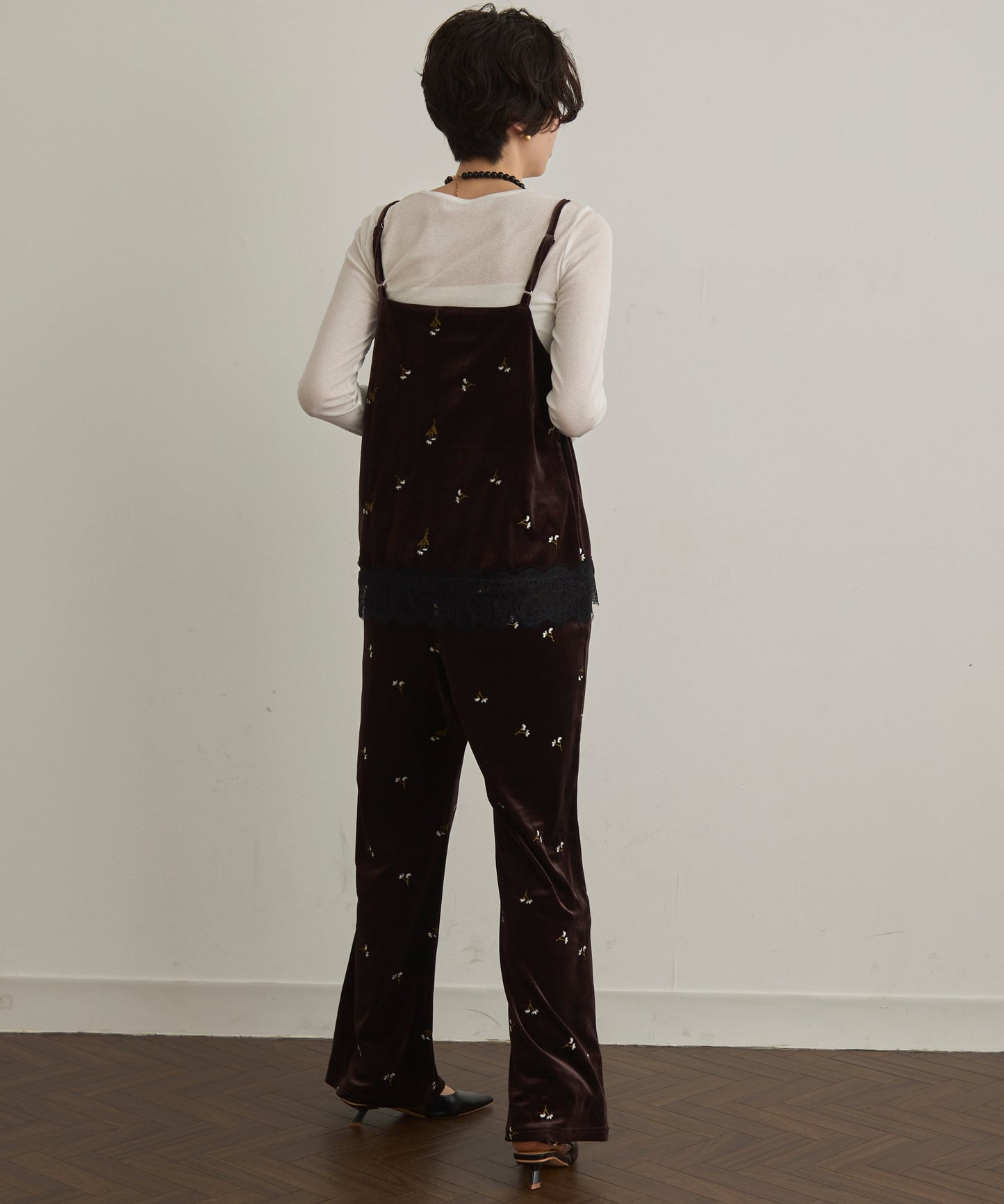 ベロア花刺繍パンツ