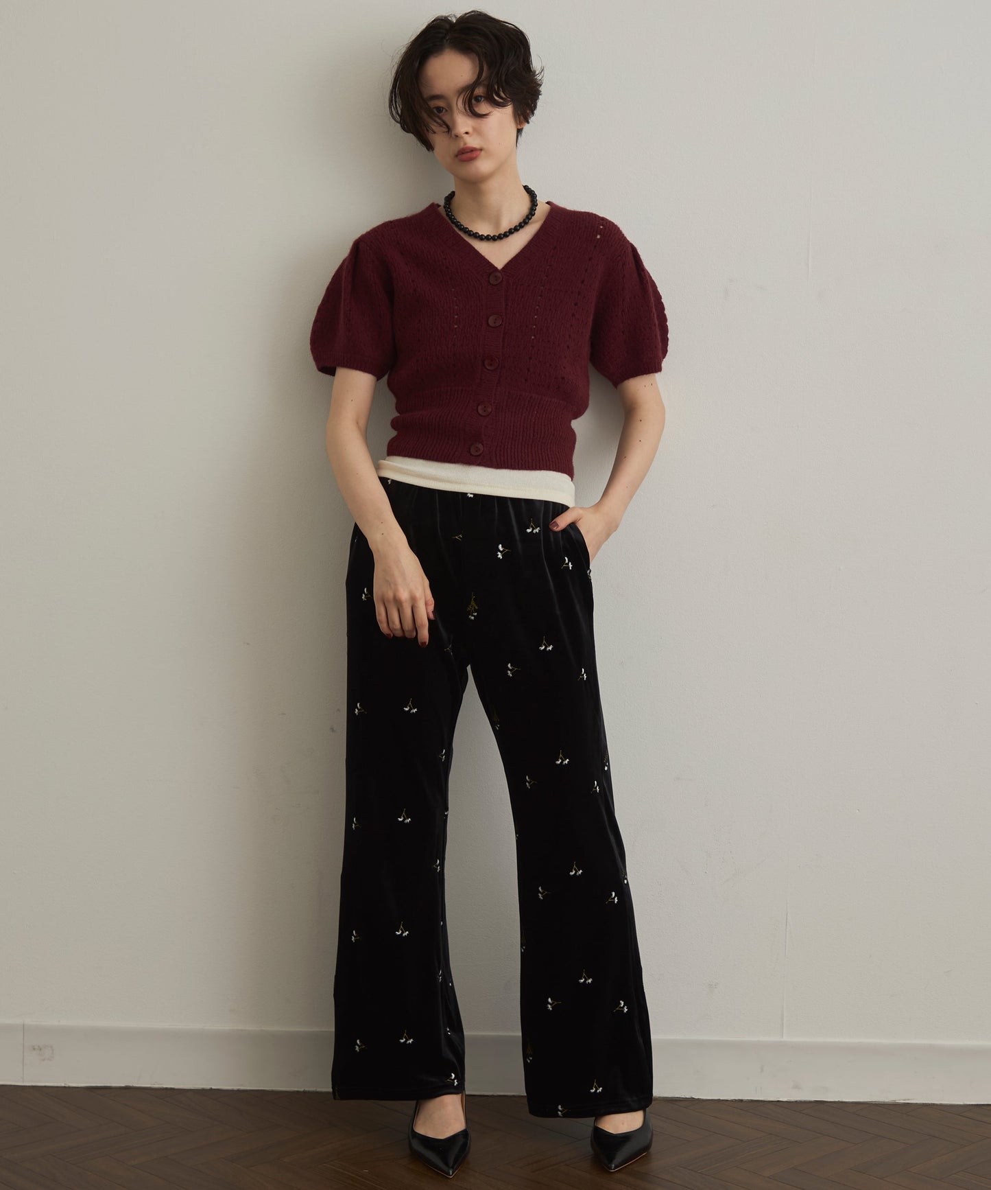 ベロア花刺繍パンツ