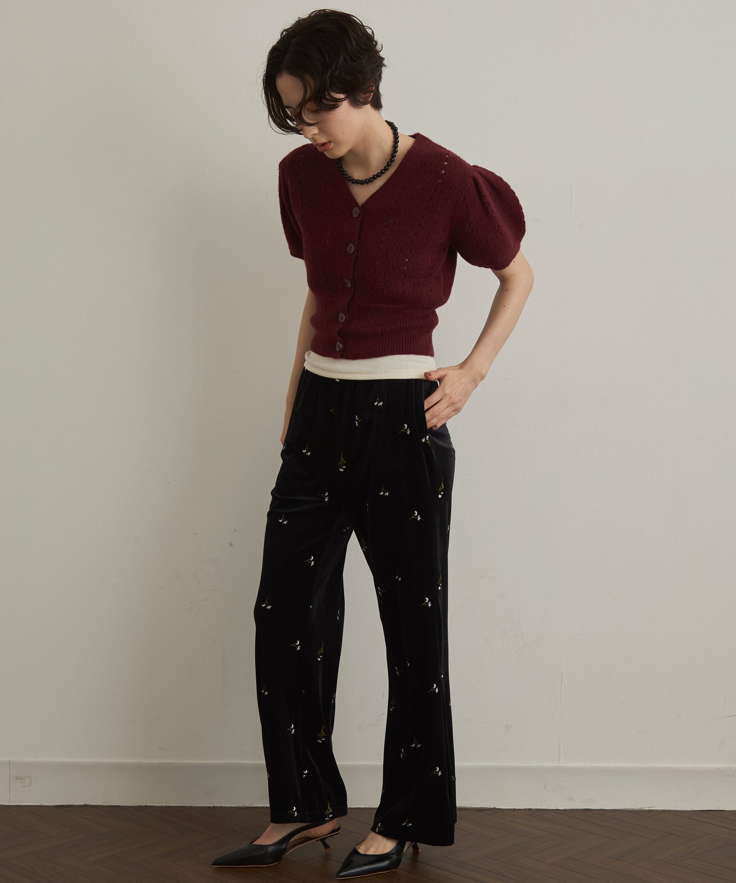 ベロア花刺繍パンツ