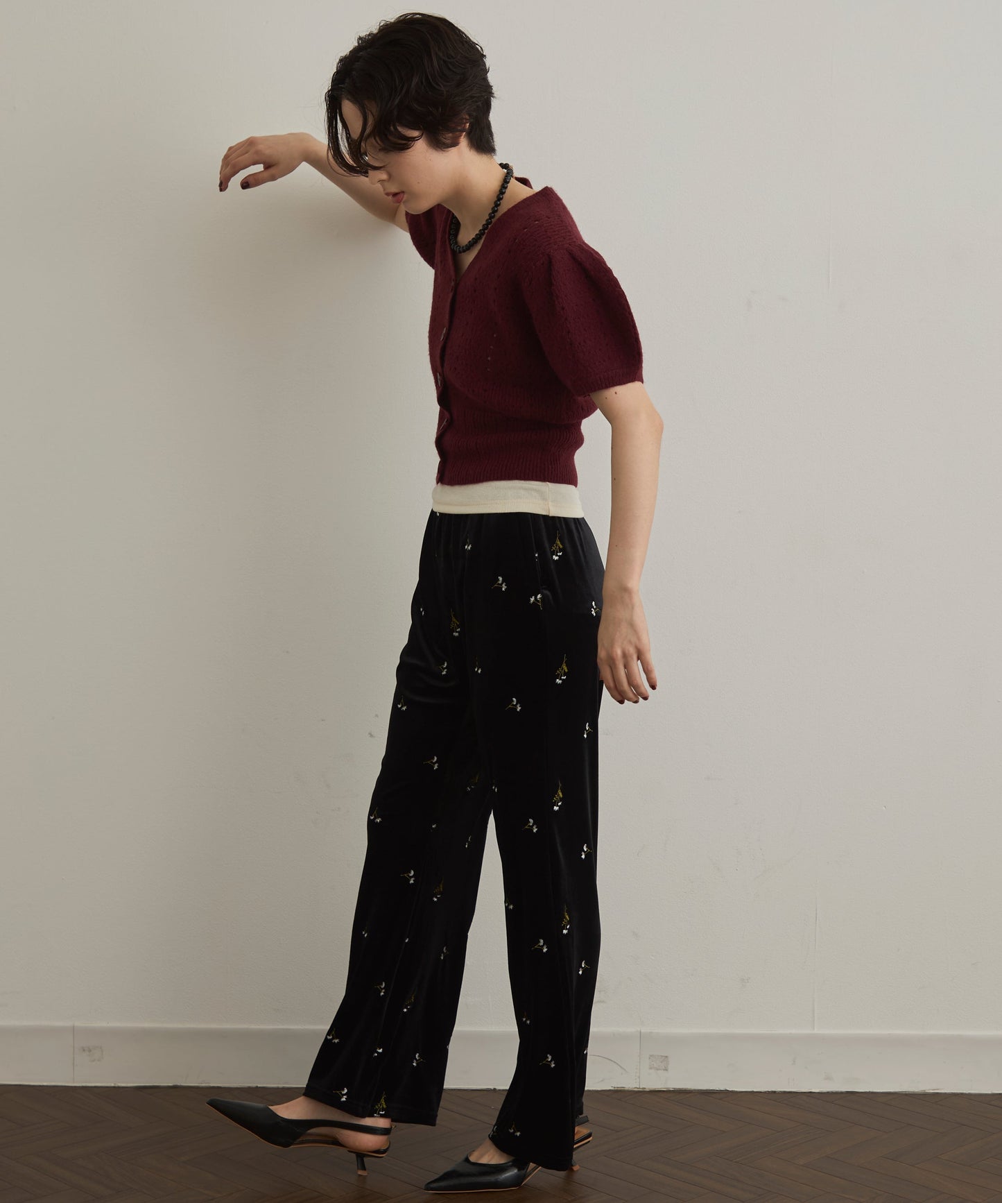 ベロア花刺繍パンツ