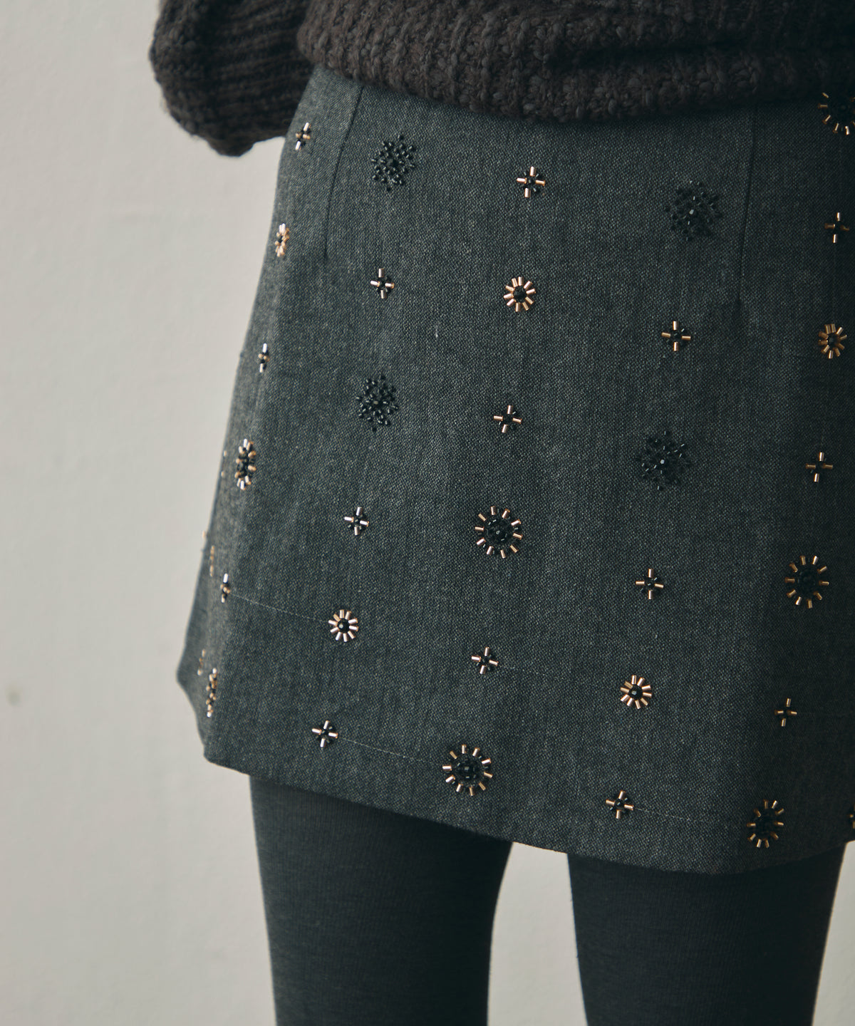 ビーズ刺繍ウールMIXミニスカート