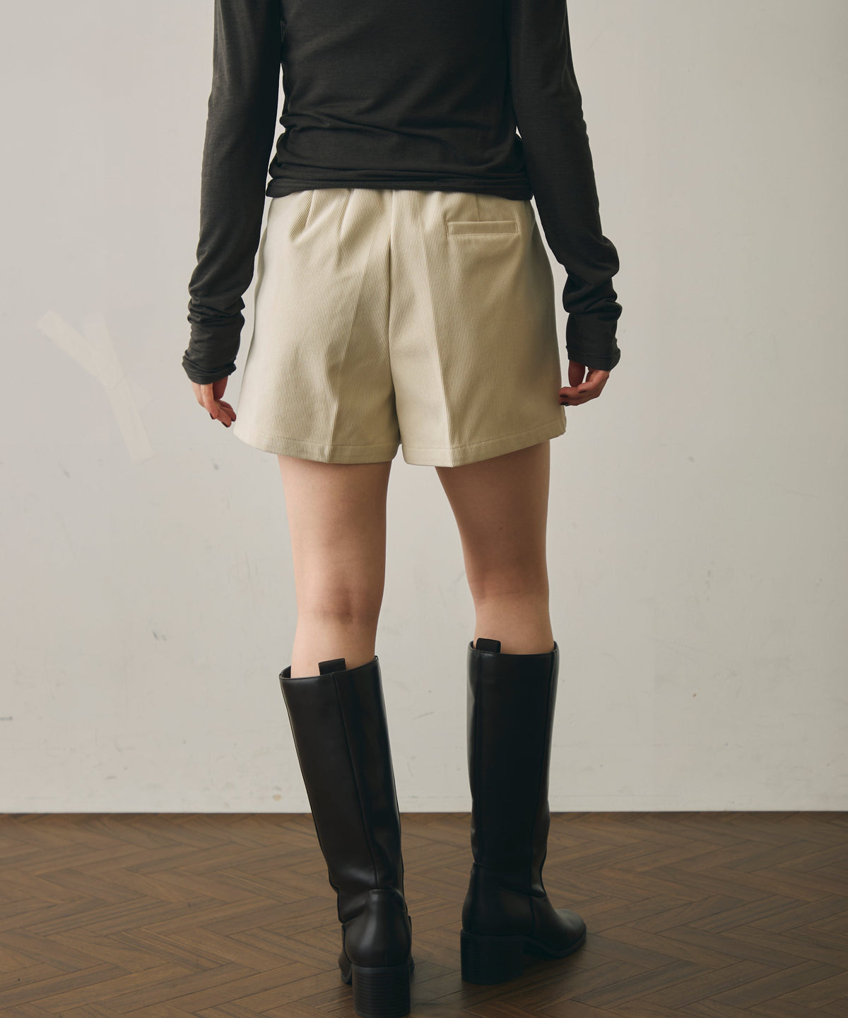 細コールショートパンツ
